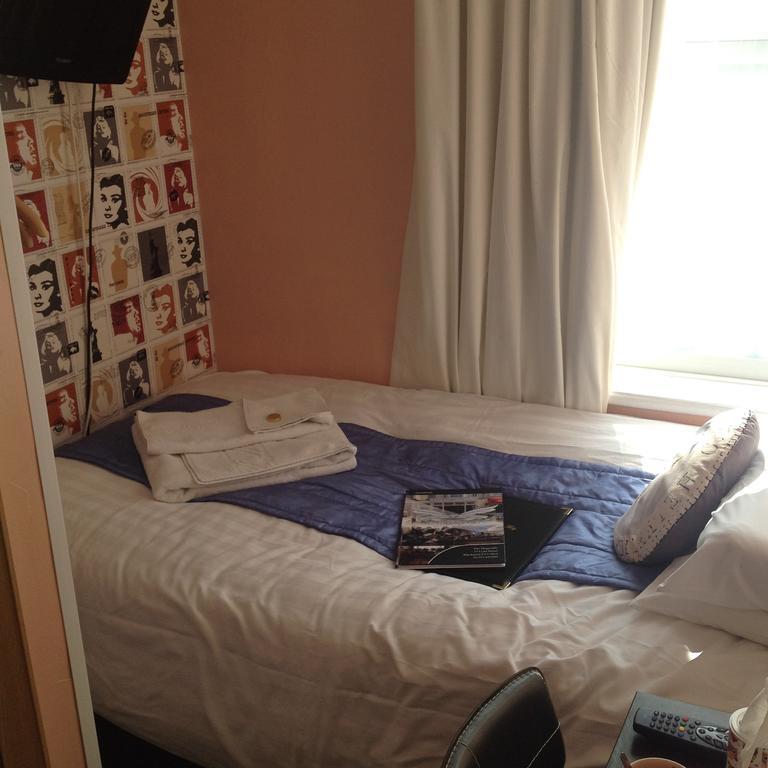 Bed and Breakfast The Dragonfly à Blackpool Extérieur photo